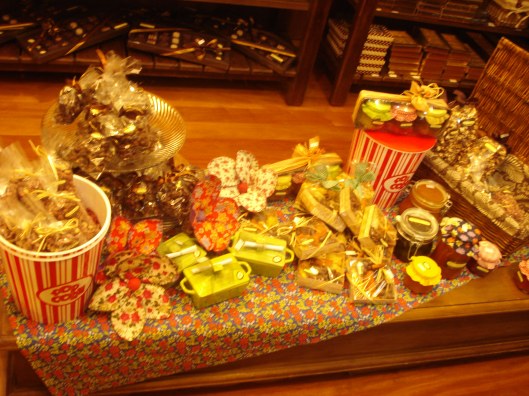 Os doces são produzidos de acordo com a época do ano. Na foto, doces juninos.